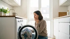 Zaboravili ste rublje u perilici preko noći? Evo zašto ispiranje neće pomoći i što dalje učiniti.